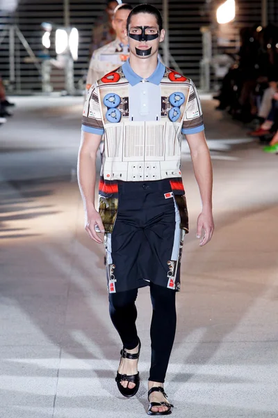 Look 29